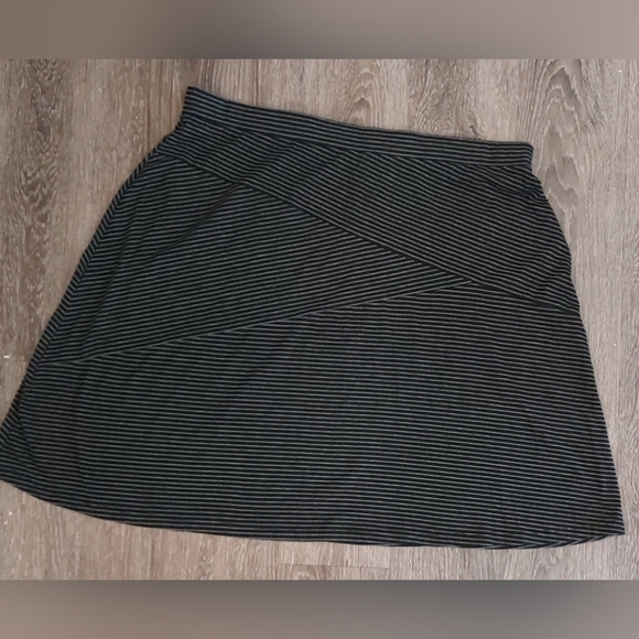 Indigo Black and Grey Striped Knee Length Knit Skirt Size 1X Summer Casual Work - Picture 3 of 6